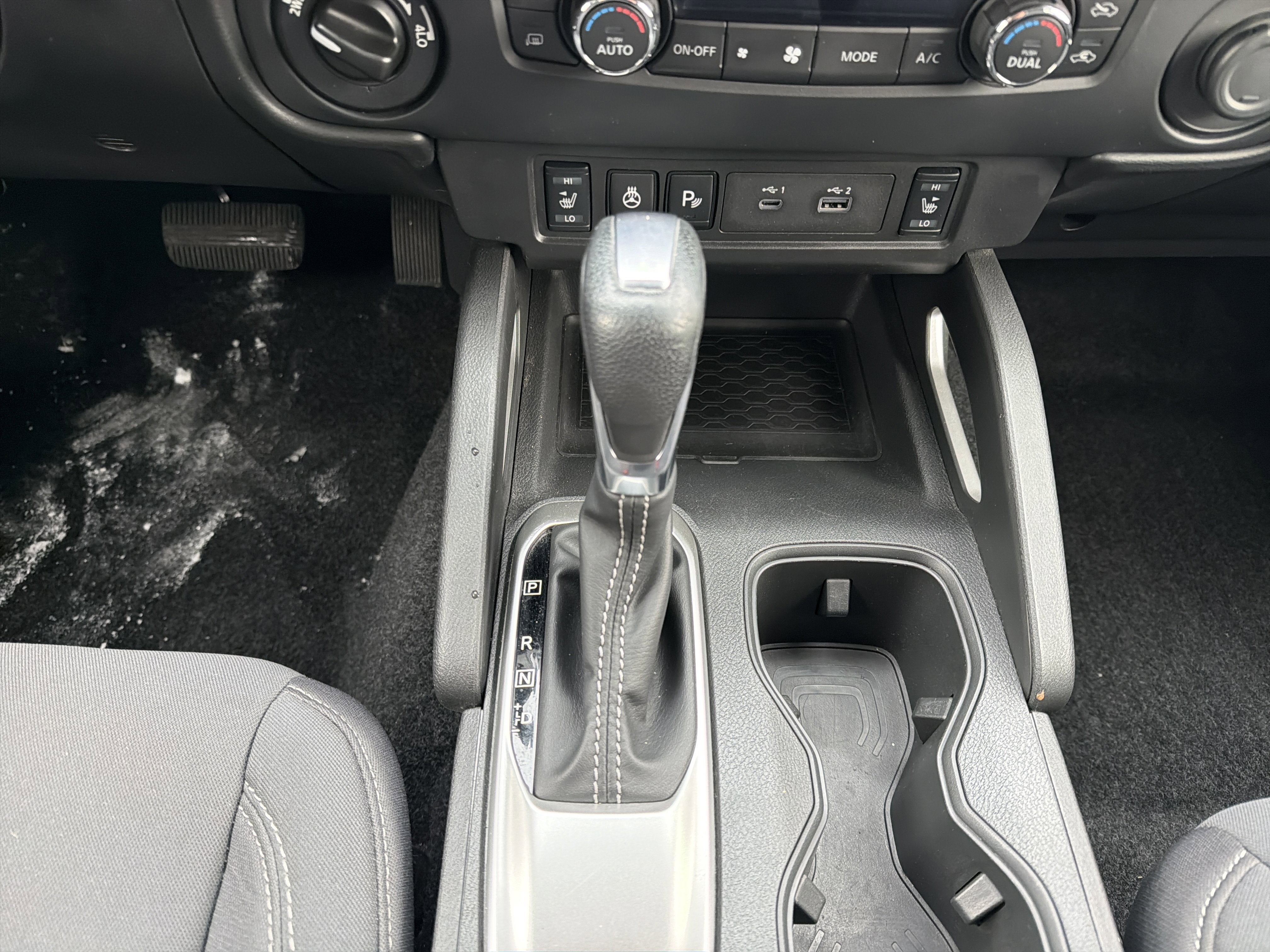 2024 Nissan Frontier SV