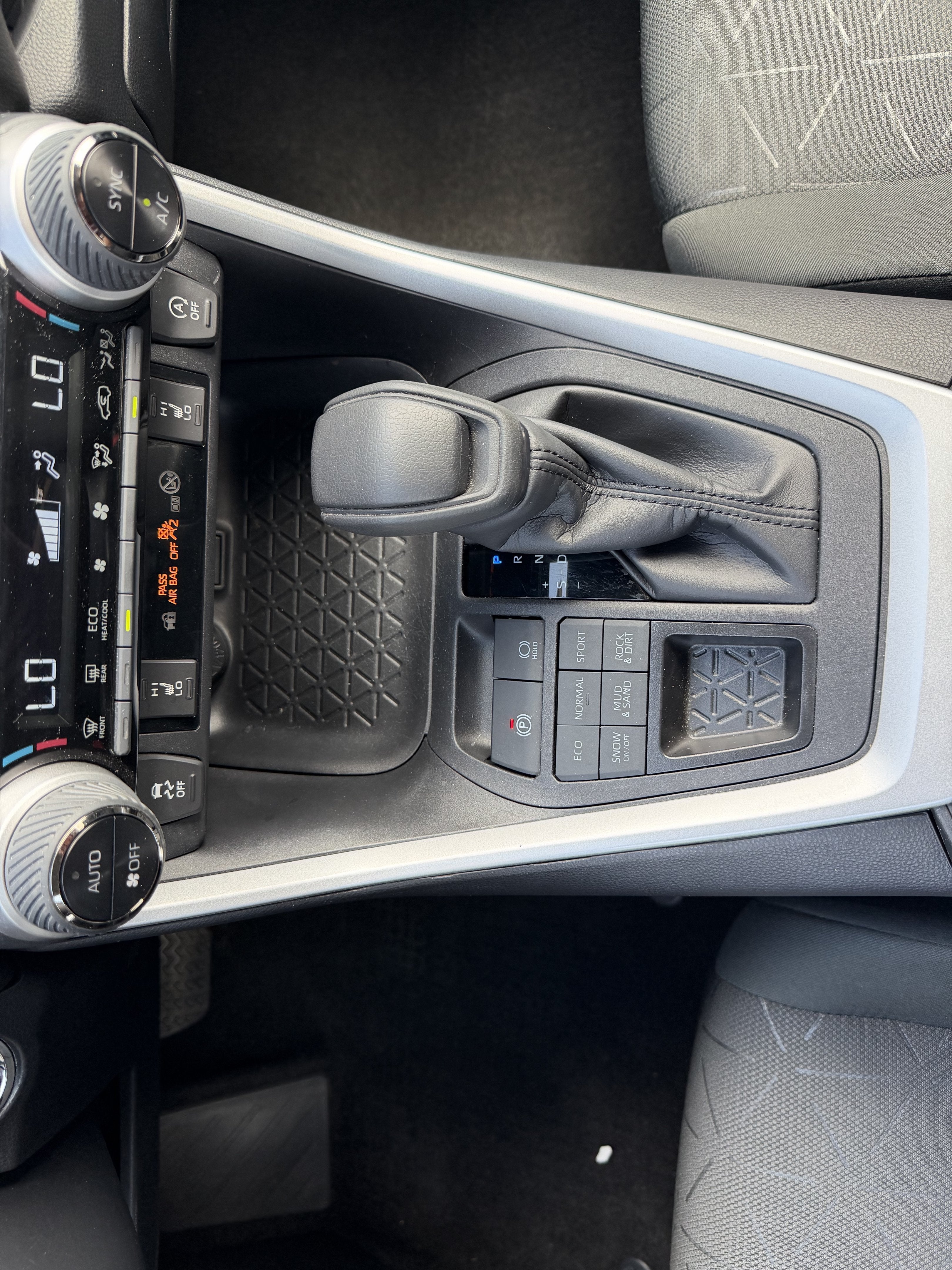 2024 Toyota RAV4 XLE AWD