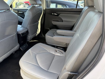 2022 Toyota Highlander XLE AWD