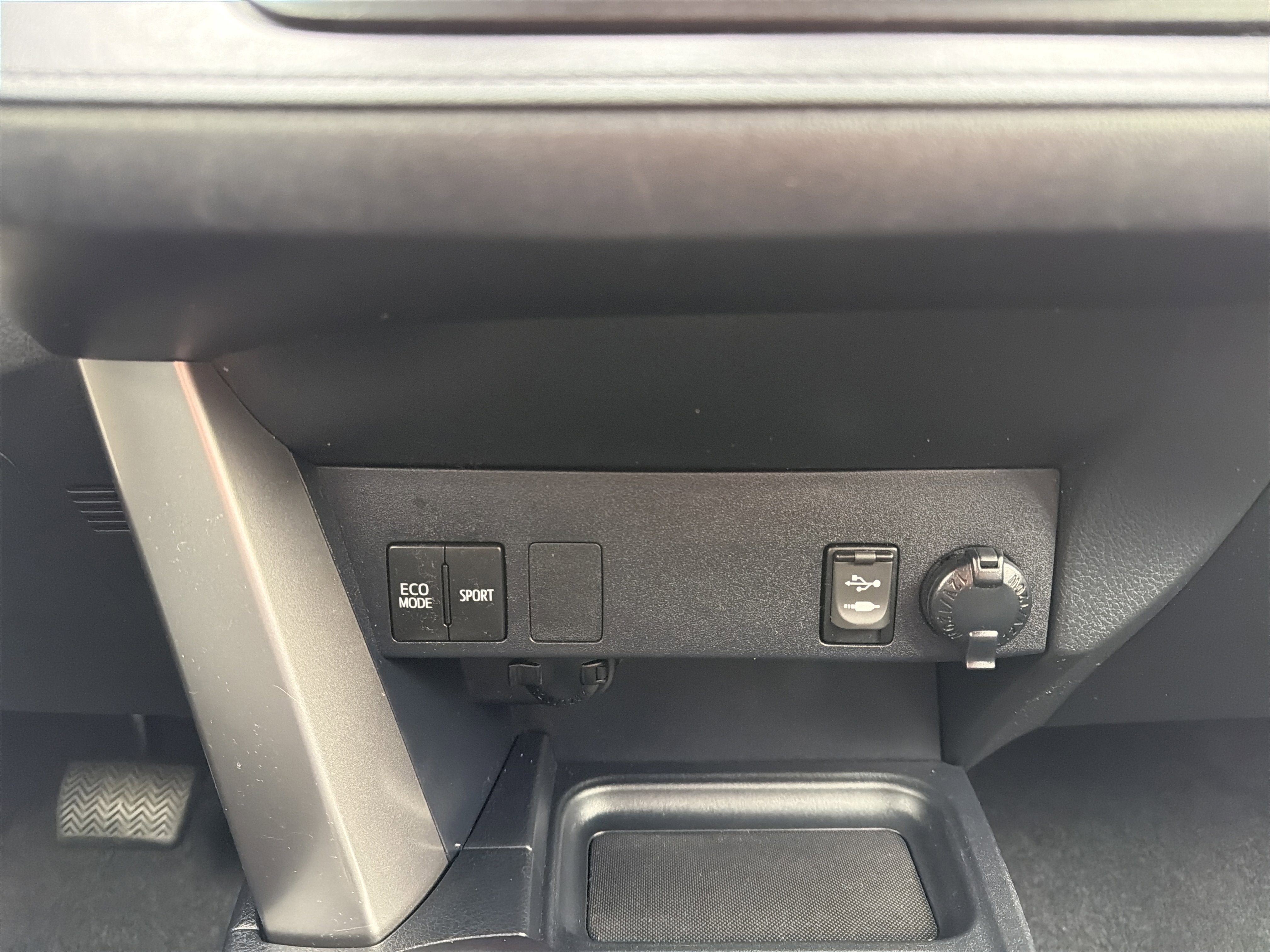 2018 Toyota RAV4 LE AWD