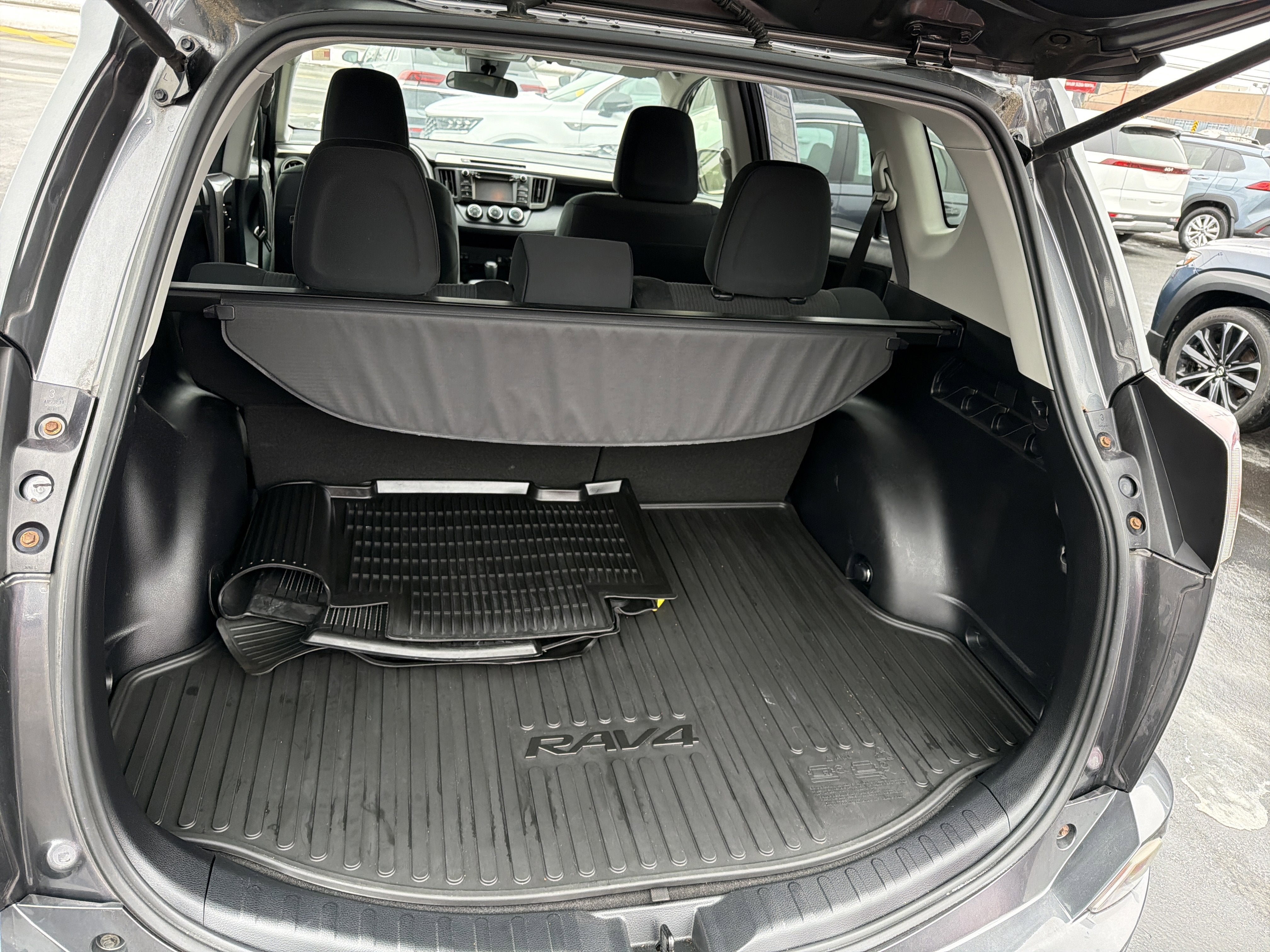 2018 Toyota RAV4 LE AWD