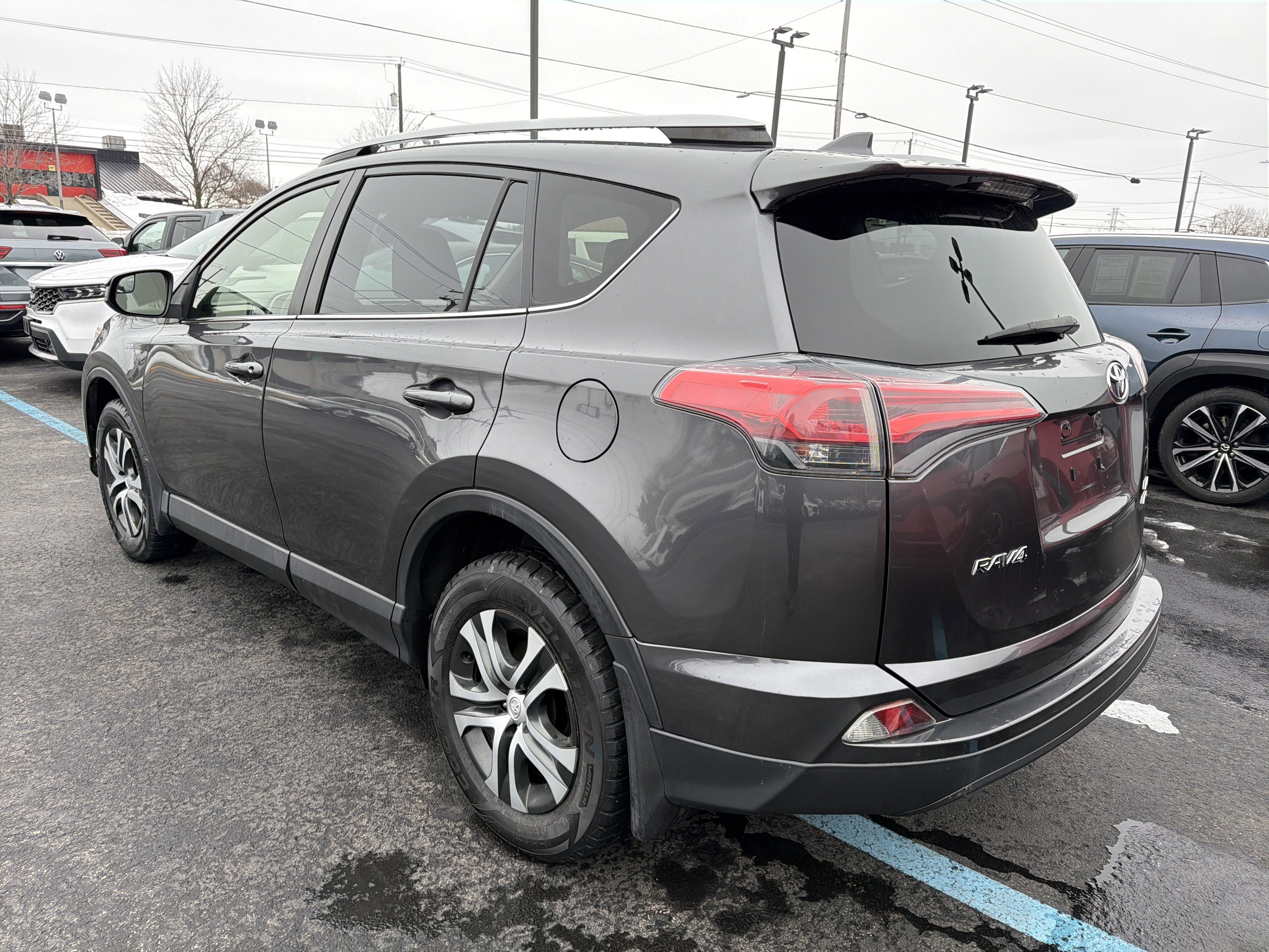 2018 Toyota RAV4 LE AWD