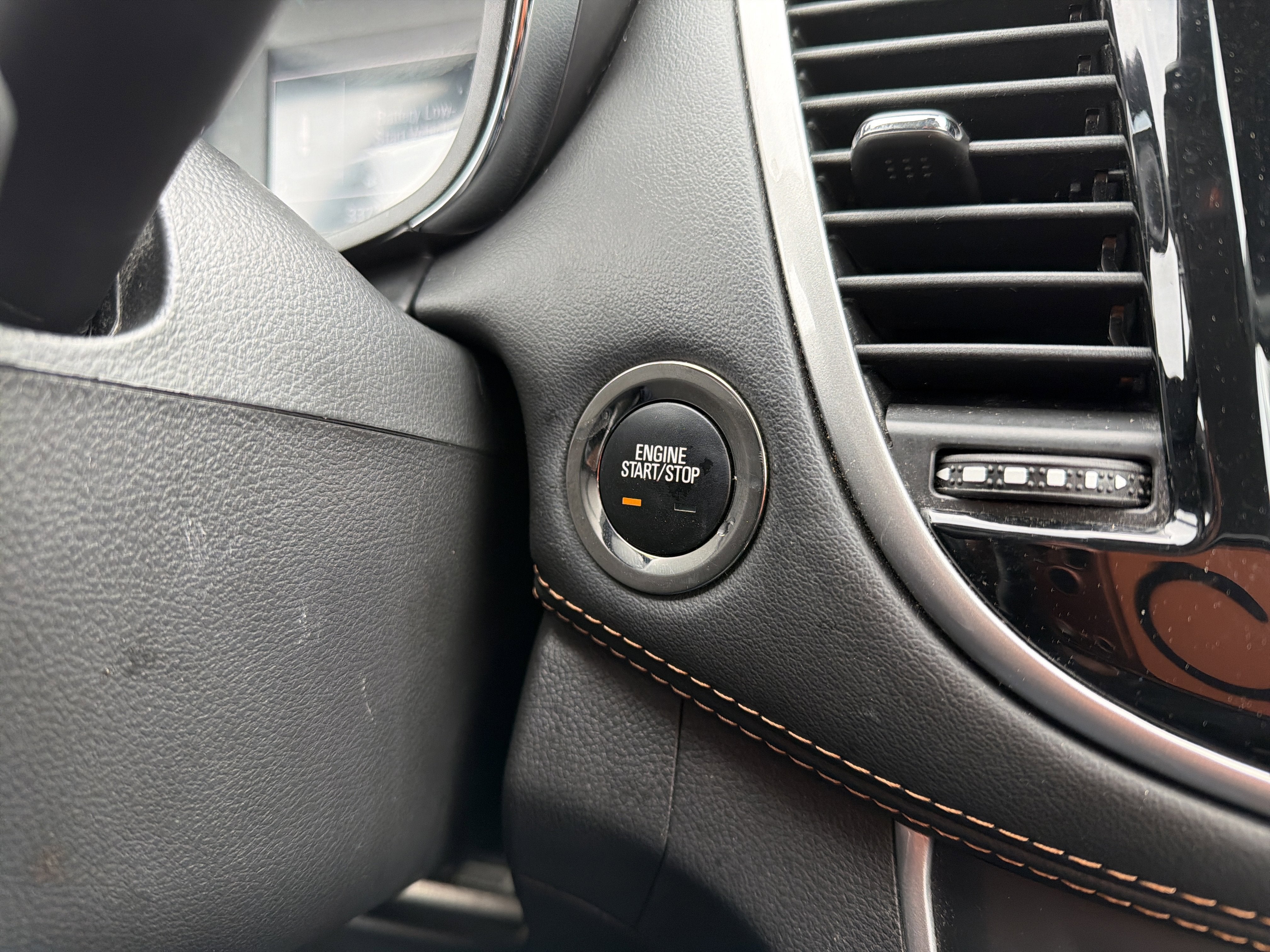 2022 Chevrolet Trax AWD 4dr LT