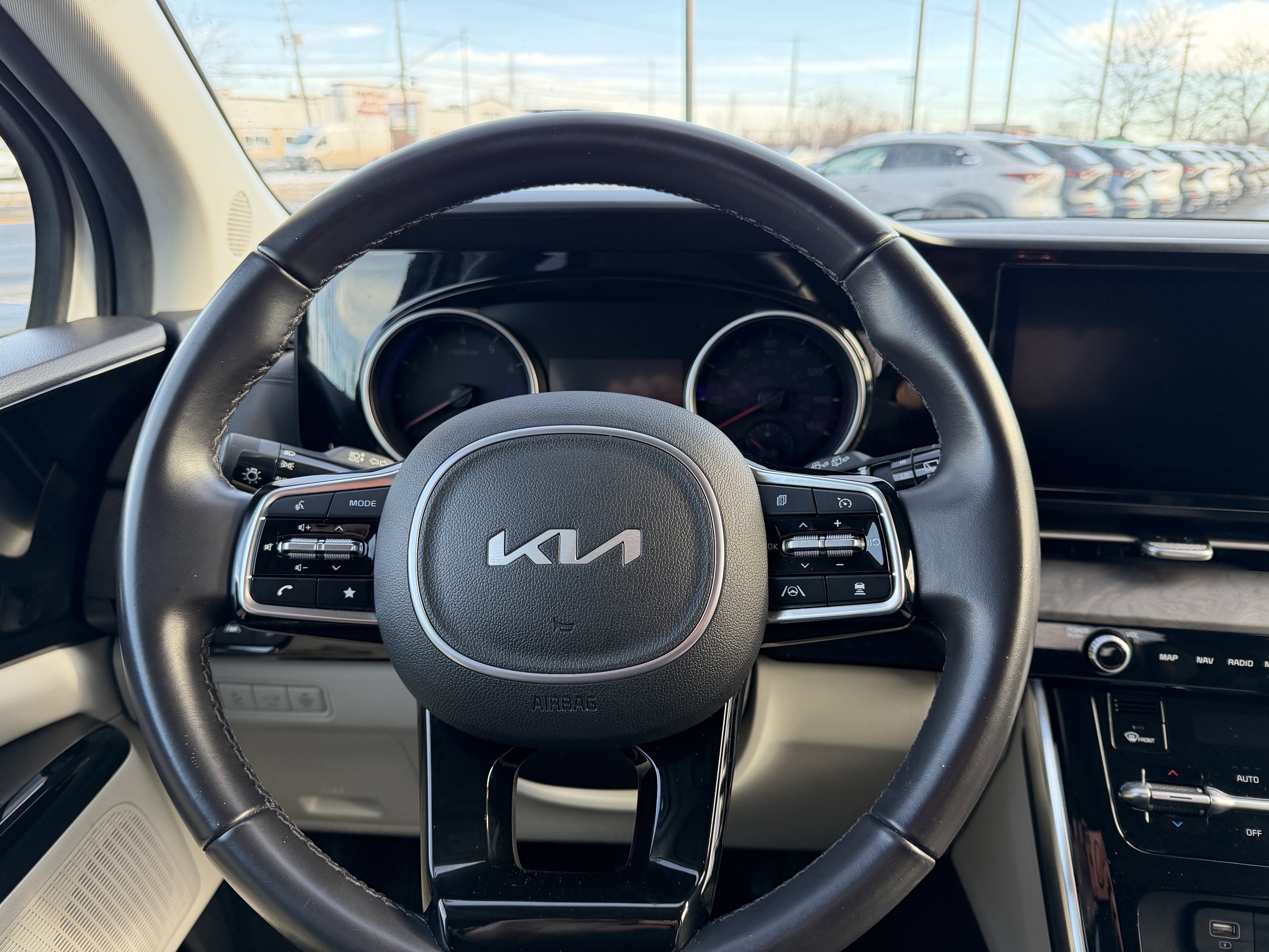 2024 Kia Carnival EX