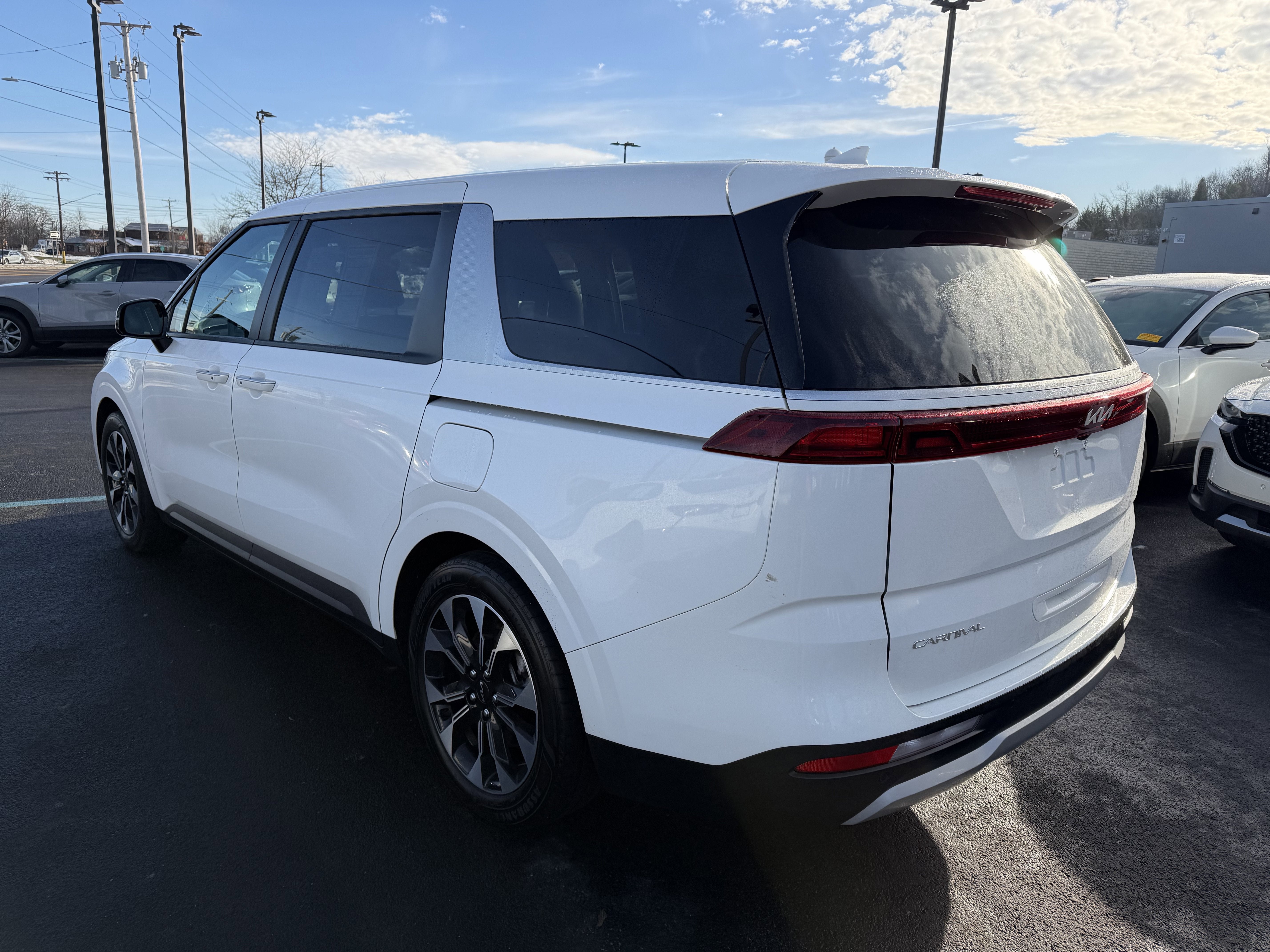 2024 Kia Carnival EX