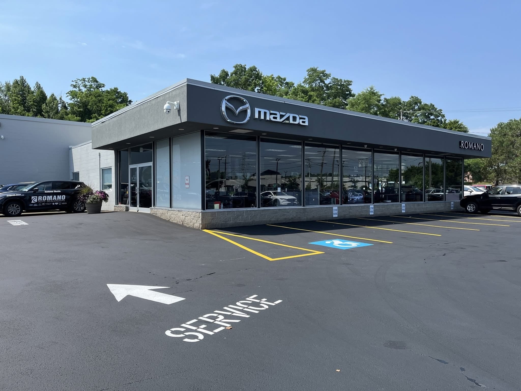 Mazda certified oil change service in East Syracuse